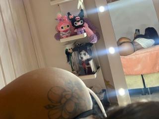 AlessiaFerry Webcam Porno Live - Photo 9/21