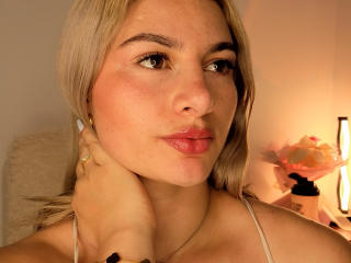 AtheneaRossi Webcam Porno Live - Photo 7/21