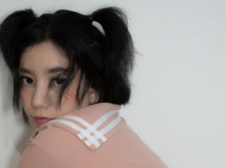 SukiBelle Blowjob XXX Cams - Photo 5/21