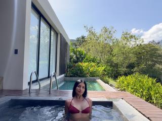 EmilyJensenn Boobs Liveshow - Photo 13/21