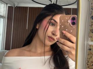 ZoeBarnett MILF Live - Photo 15/21