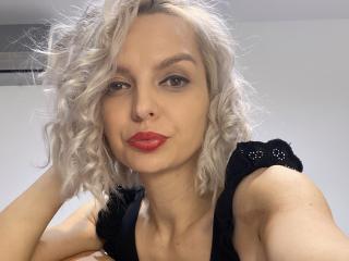 DouceAmelia Amateur Live Cam - Photo 18/21