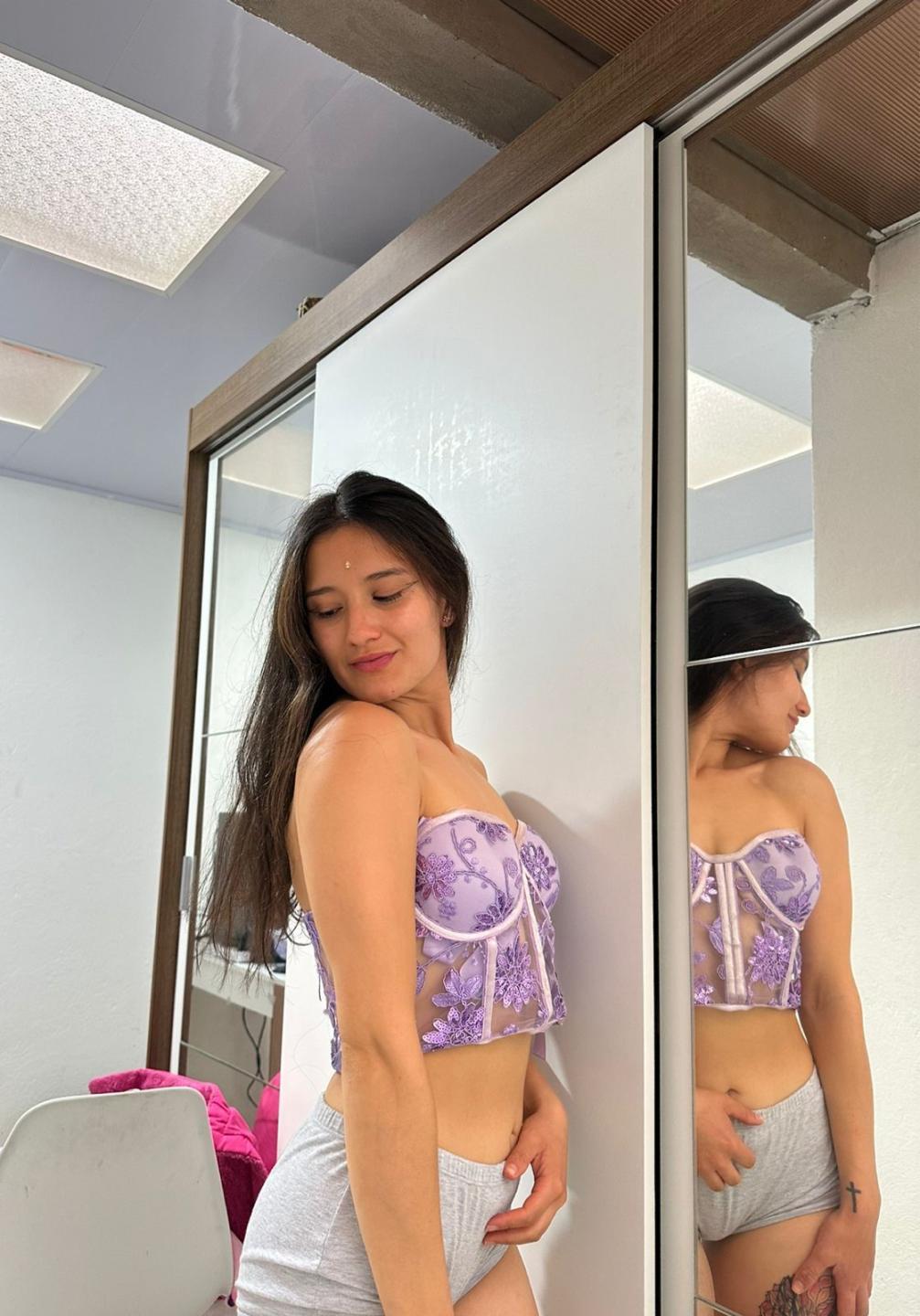 webcam model KimyRosse from XloveCam webcam model KimyRosse from XloveCam