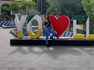 ArianithaXox Webcam Porno Live - Photo 17/21