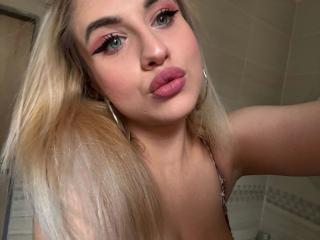 Photo of LolaLove-hot