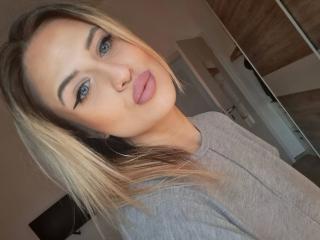 Photo of LolaLove-hot