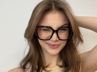 StromiStar Blowjob XXX Cams - Photo 5/8