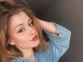 Watch  Nikollia live on XLoveCam