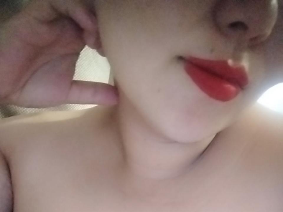 SweeetCheeks — live cam photo 1