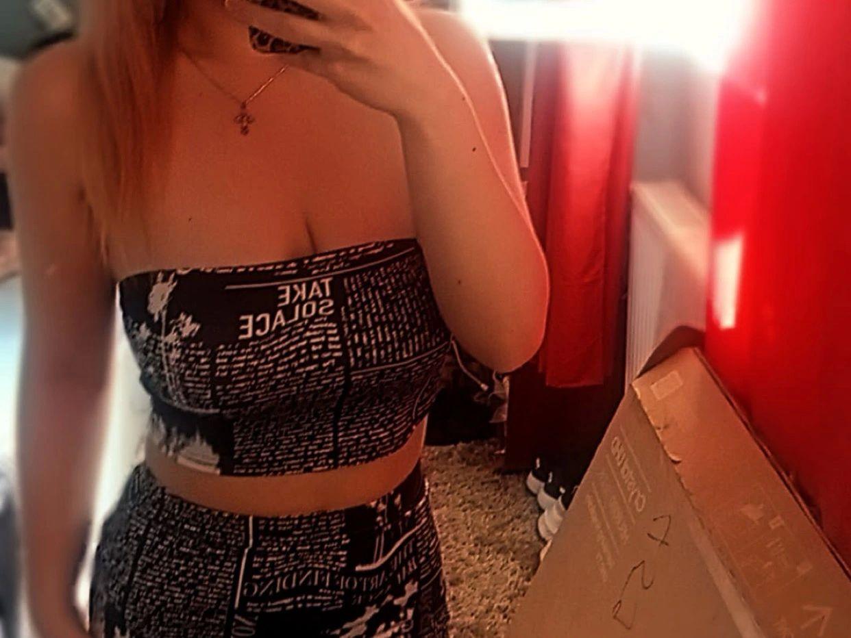 webcam model RedObsession-hot from XloveCam webcam model RedObsession-hot from XloveCam