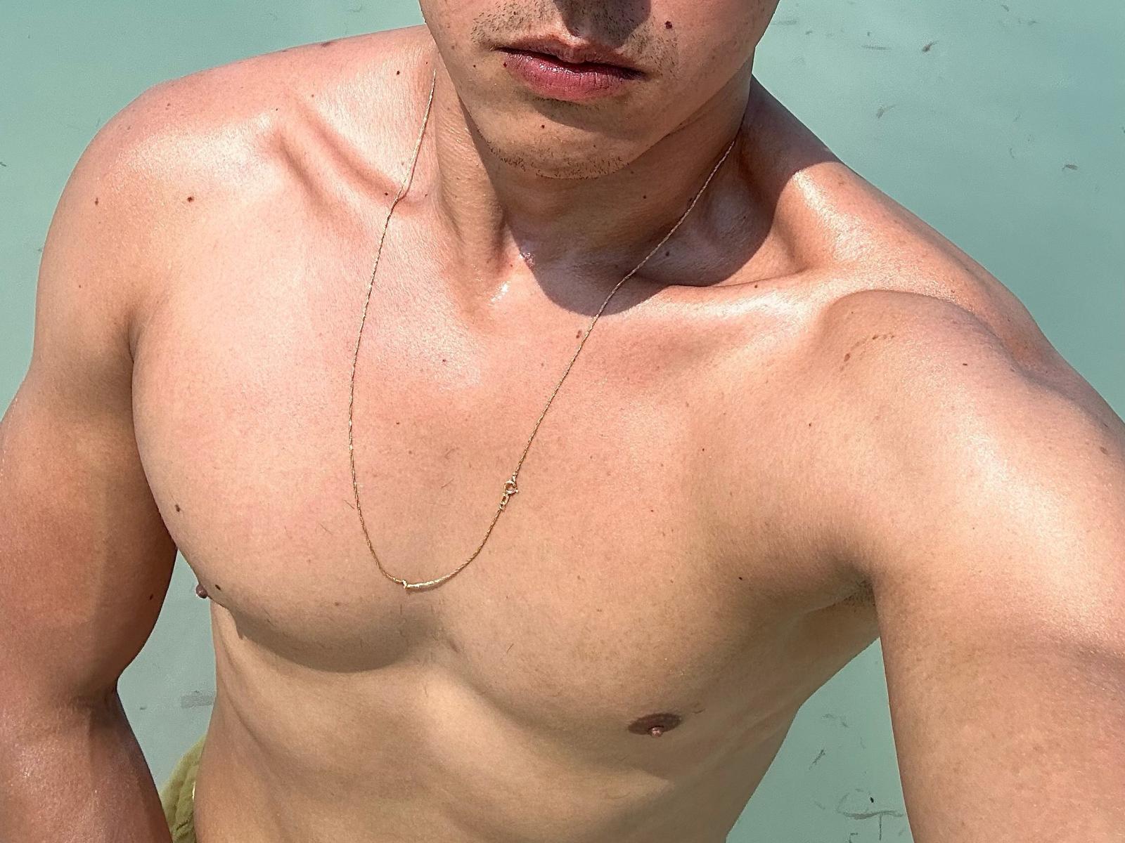 Aronpiper — live cam photo 2