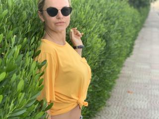 BelleLisaG Live Cam Porn - Photo 16/21