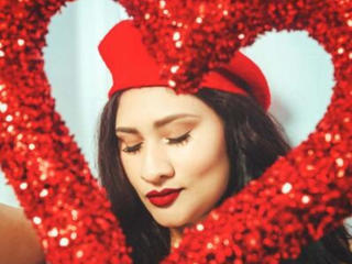 ElyRoss Boobs Liveshow - Photo 13/21