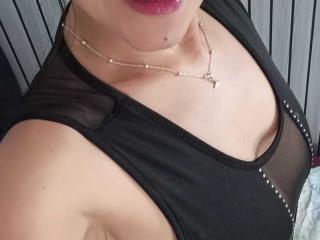 SolaraDubois Blowjob XXX Cams - Photo 10/21