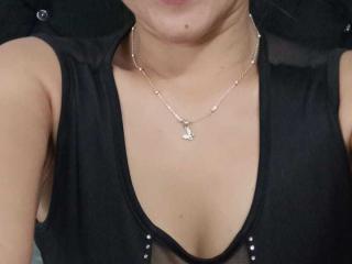 SolaraDubois Blowjob XXX Cams - Photo 9/21