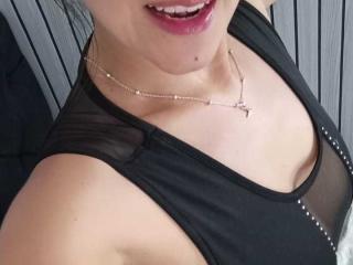 SolaraDubois Blowjob XXX Cams - Photo 8/21