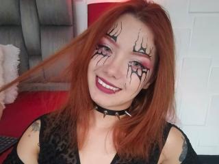 EmmaThomsonn Seins Liveshow - Photo 8/21