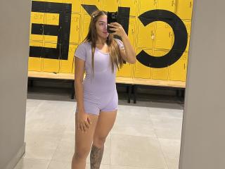 SharonKlart Blowjob XXX Cams - Photo 9/21