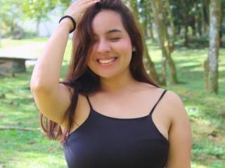 SammyTitss Blowjob XXX Cams - Photo 16/21