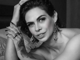 Watch VeronnaInk Live on XLoveCam