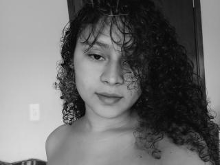 SofiaPassionne Blowjob XXX Cams - Photo 12/21