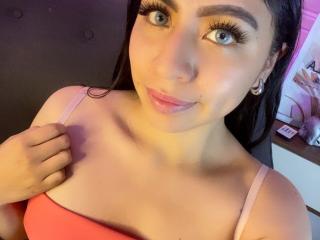 ZoeRedds MILF Live - Photo 18/21