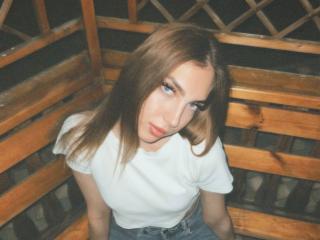 AleaseBenson - Live sex cams model