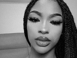 BrianaFoxyBlack Live Cam Porn - Photo 4/5