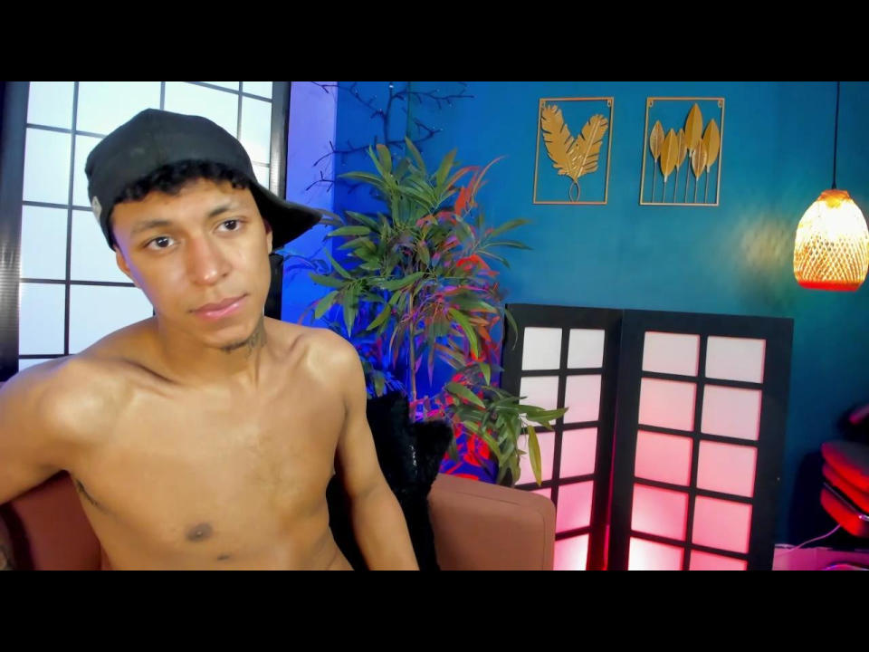 JhonatanGuzman — live cam photo 1