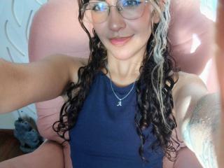 AdaraAngel Webcam Porno Live - Photo 4/21