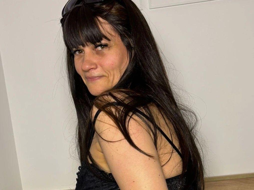 webcam model LaraaFox-hot from XloveCam webcam model LaraaFox-hot from XloveCam