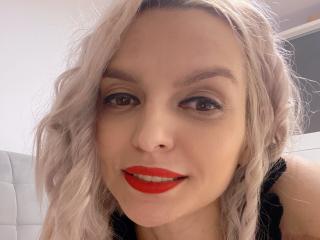 DouceAmelia Amateur Live Webcam - Photo 15/21