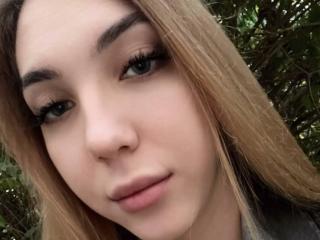 AleaseBenson - Live sex cams model
