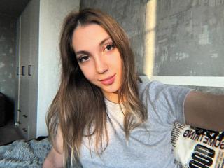 AleaseBenson - Live sex cams model