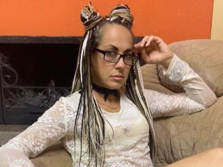 LioraWeiss - Live sex cams model