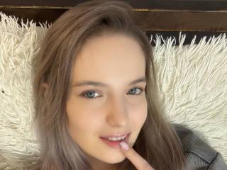 NicoleSpritzer - Live sex cams model