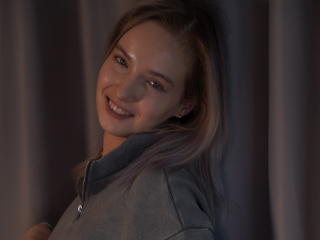 NicoleSpritzer - Live sex cams model