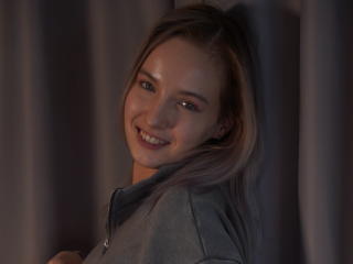 NicoleSpritzer - Live sex cams model