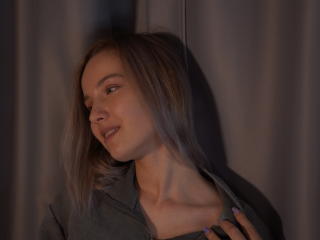 NicoleSpritzer - Live sex cams model