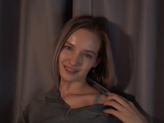 NicoleSpritzer - Live sex cams model