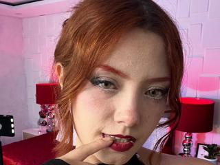 EmmaThomsonn Seins Liveshow - Photo 17/21