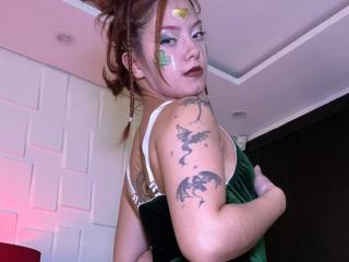 EmmaThomsonn Seins Liveshow - Photo 12/21