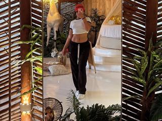 AlessiaFerry Webcam Porno Live - Photo 21/21