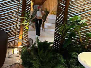 AlessiaFerry Webcam Porno Live - Photo 19/21