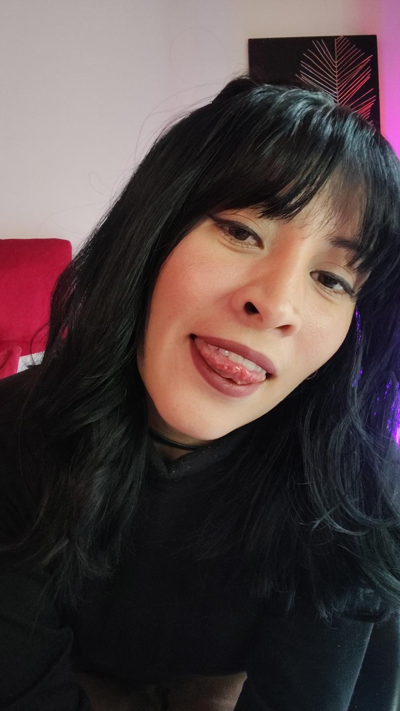 webcam model IssisDiosa from XloveCam webcam model IssisDiosa from XloveCam