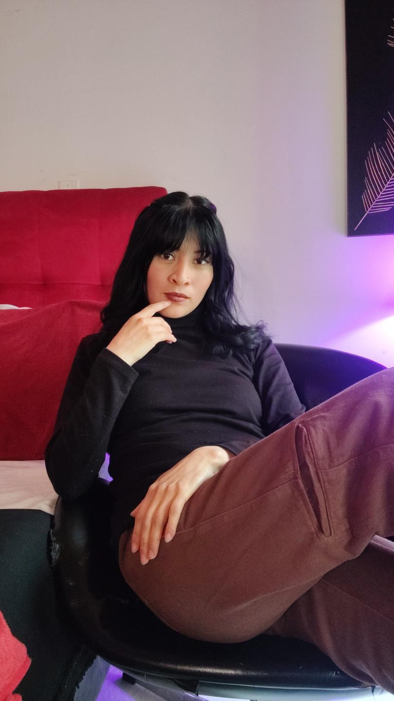 webcam model IssisDiosa from XloveCam webcam model IssisDiosa from XloveCam