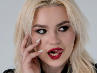 SweetLilyy Blowjob XXX Cams - Photo 4/13