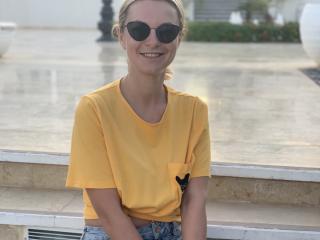 BelleLisaG Live Cam Porn - Photo 18/21