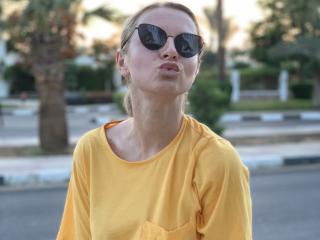 BelleLisaG Live Cam Porn - Photo 8/21