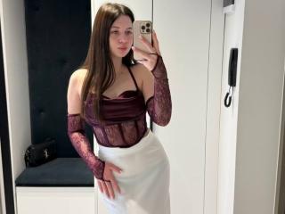CatherineBloggy - Live sex cams model